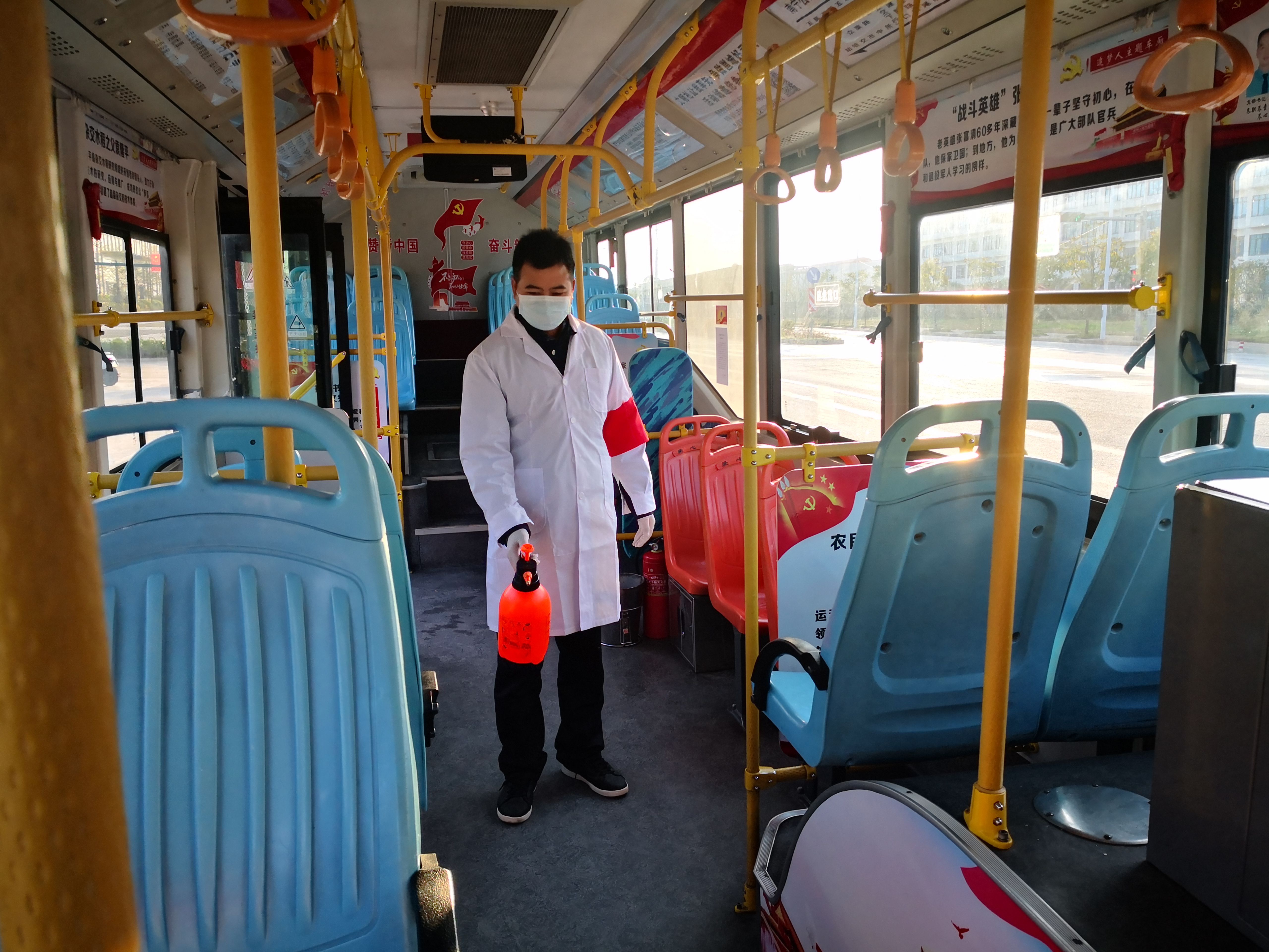 每班次通勤车消毒.jpg